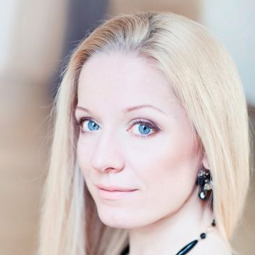 Eva   Bindere, Violin  